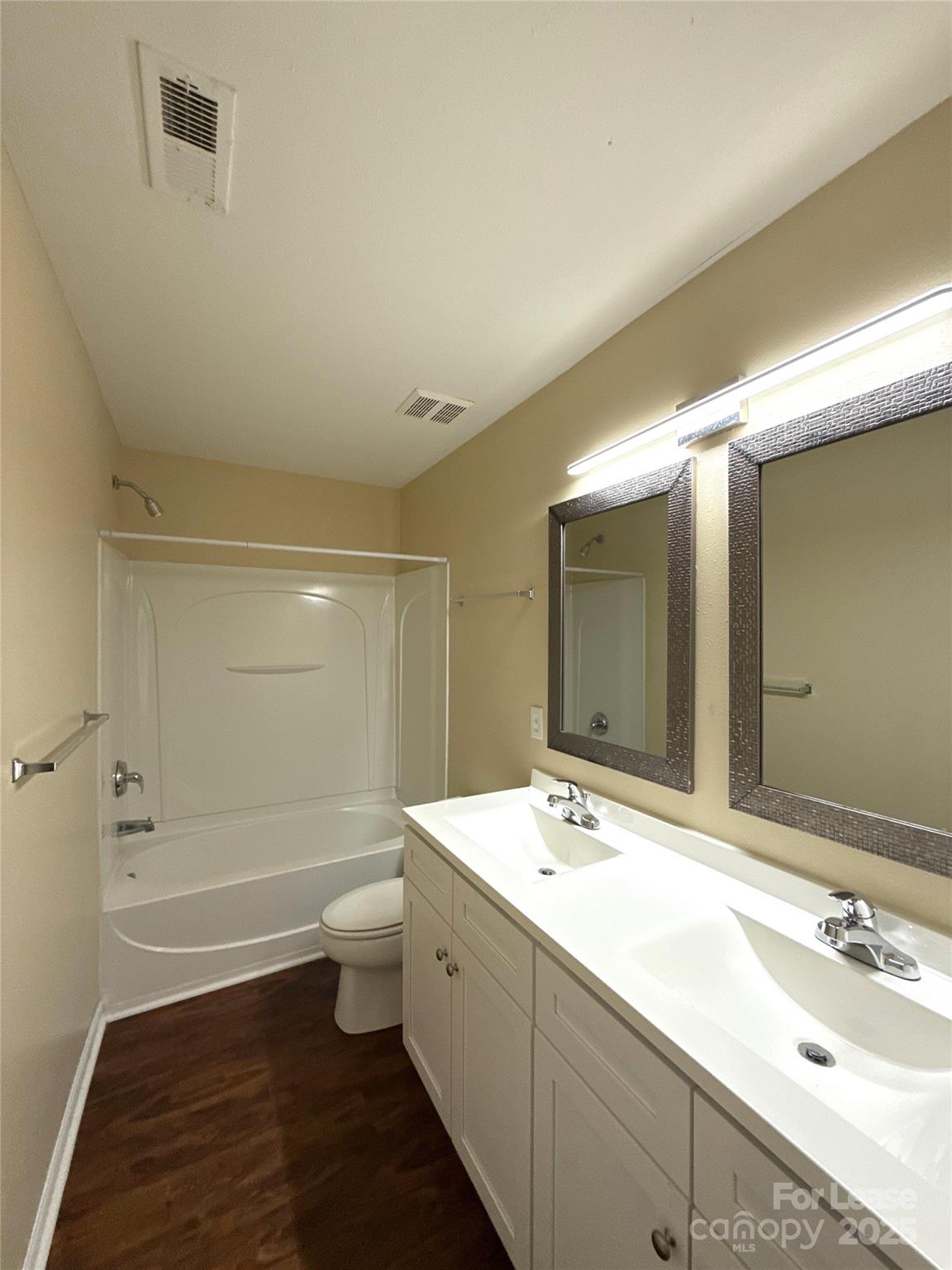 7131 Wandering Creek Drive Property Photo 14