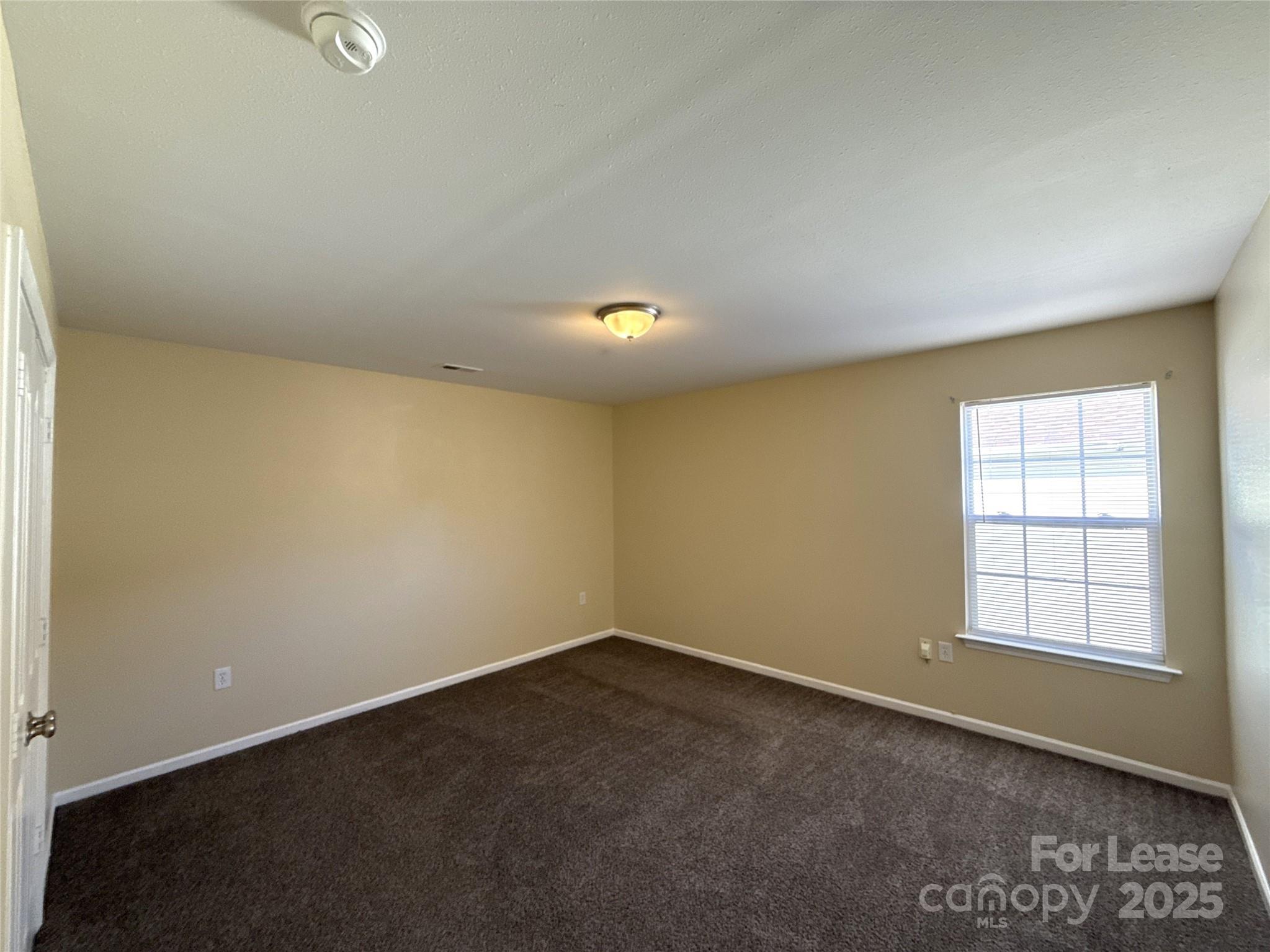 7131 Wandering Creek Drive Property Photo 16