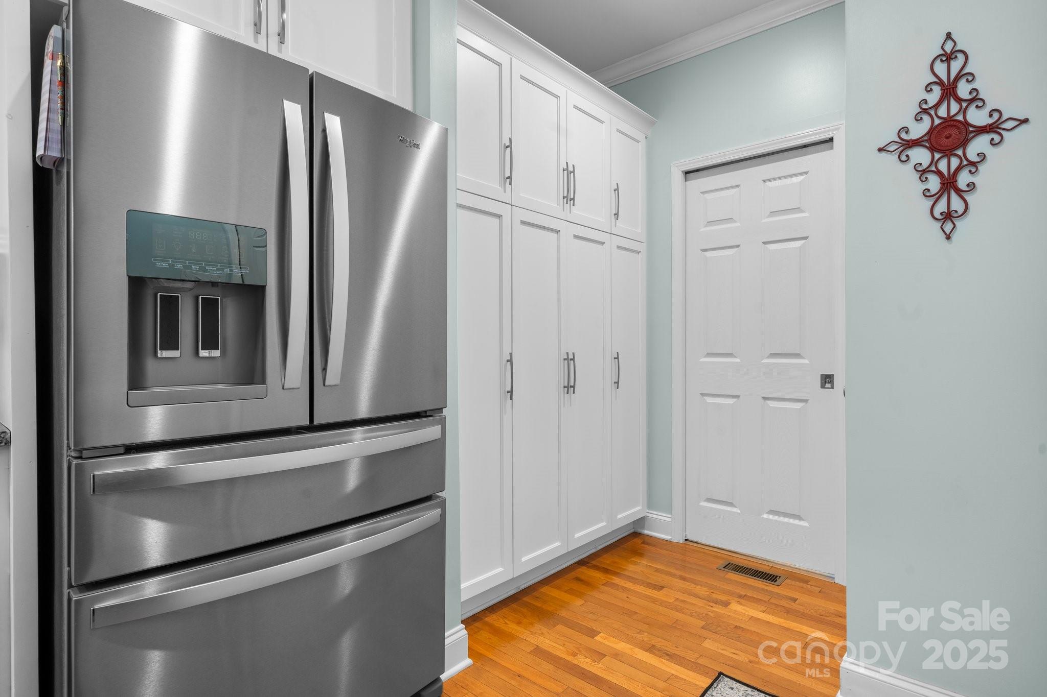 1246 Hillsboro Avenue Property Photo 16