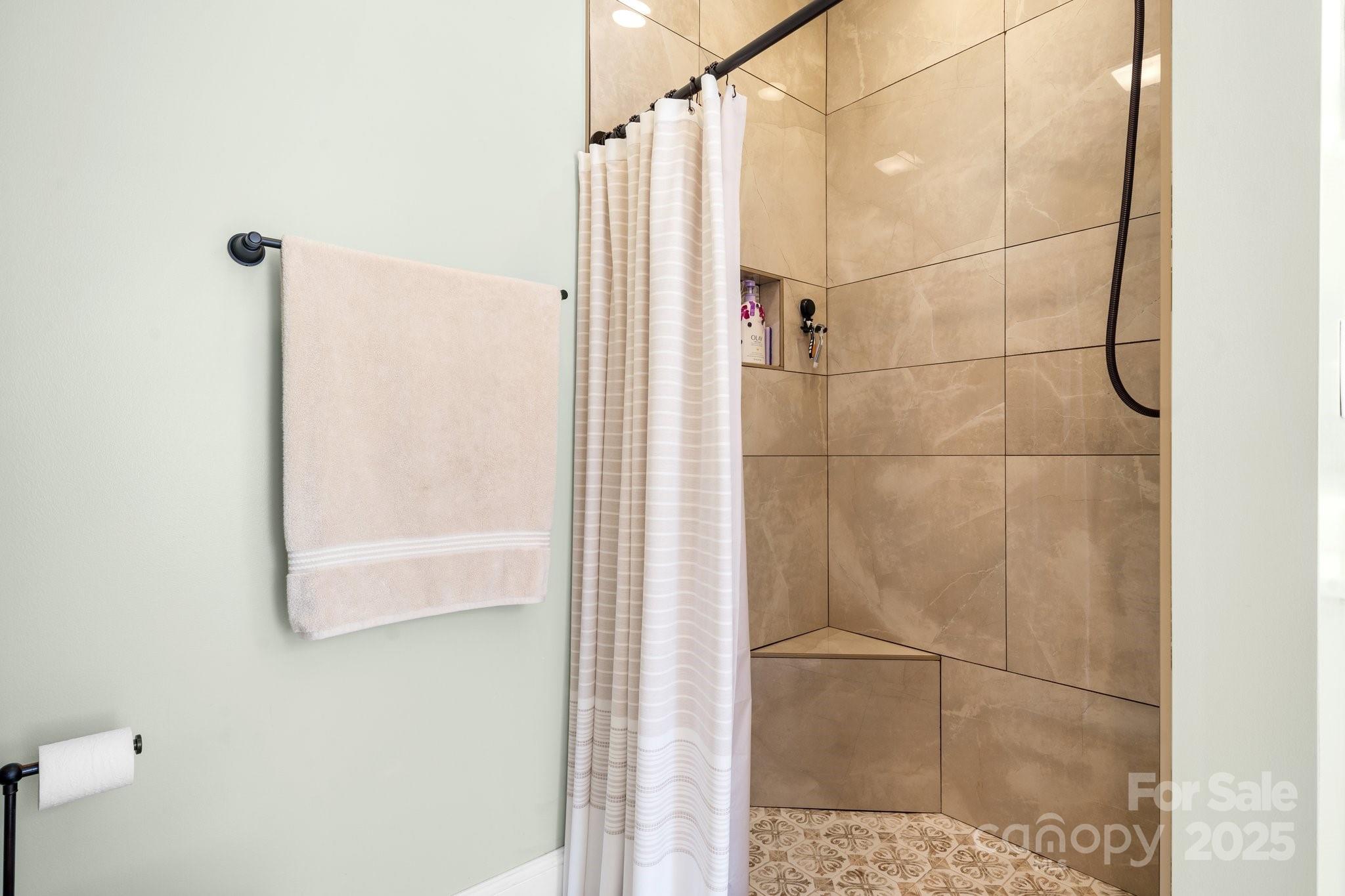 1246 Hillsboro Avenue Property Photo 21