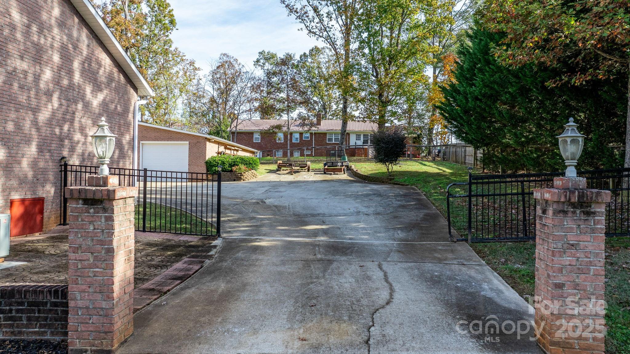 1246 Hillsboro Avenue Property Photo 41