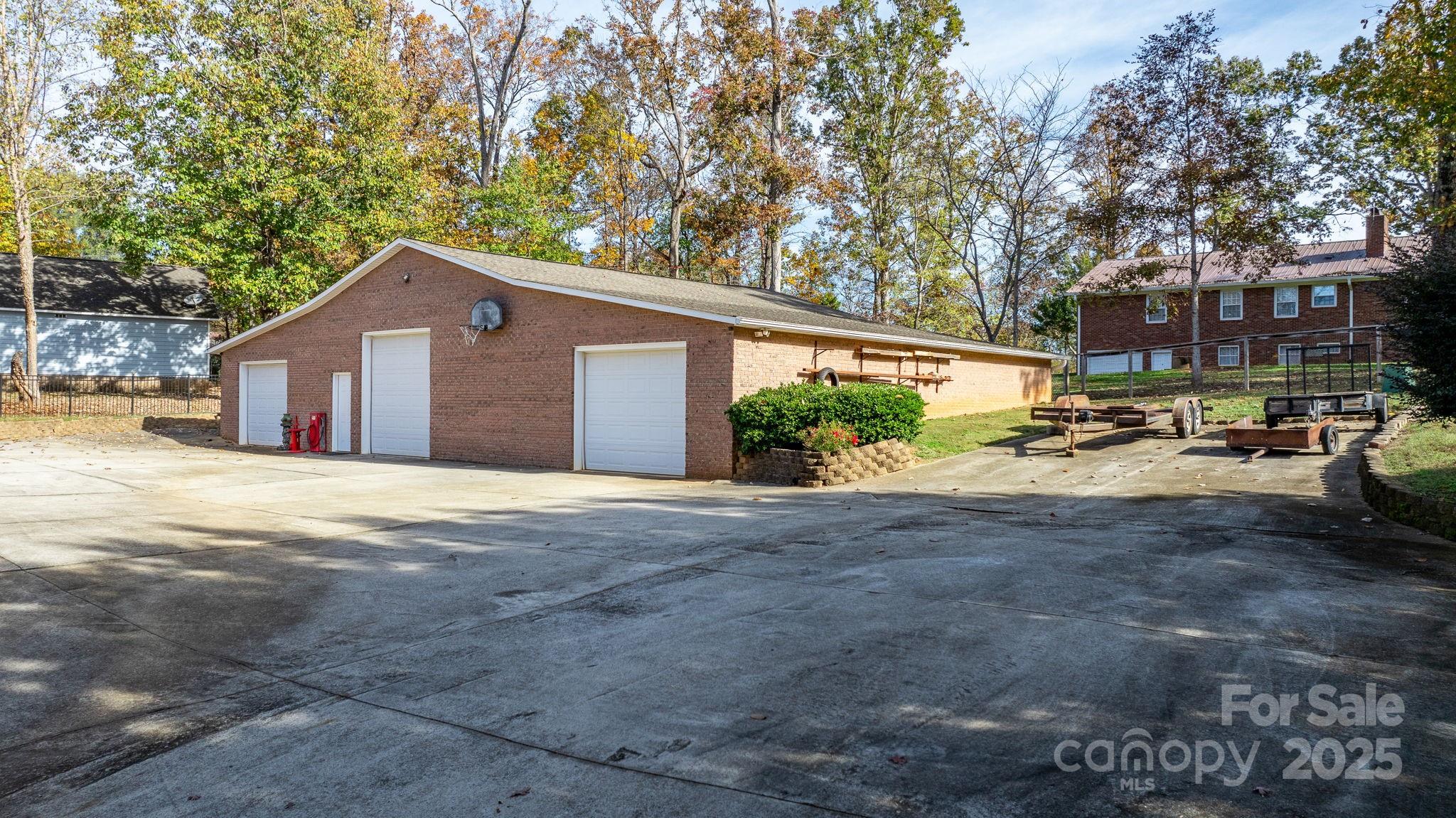 1246 Hillsboro Avenue Property Photo 42