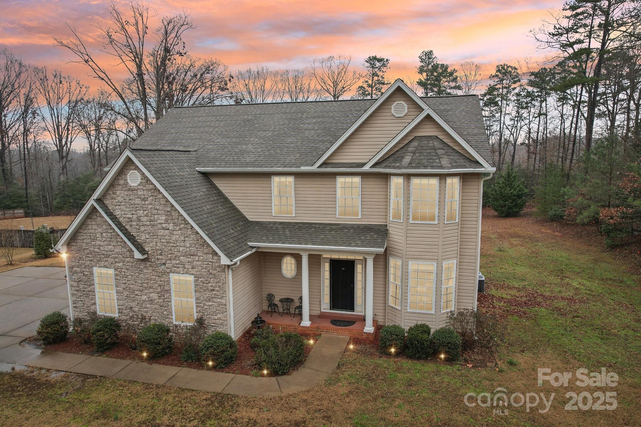 308 Crestview Lane Property Photo