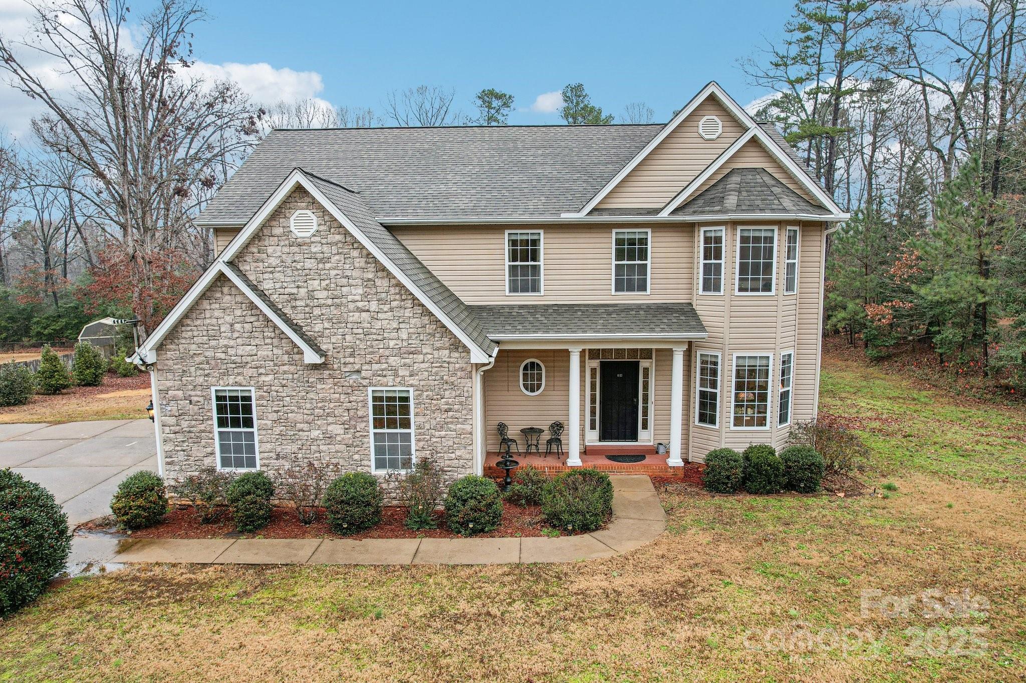 308 Crestview Lane Property Photo 2