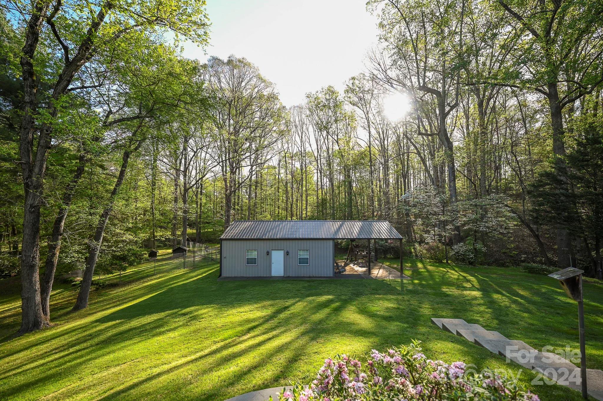 183 Creekside Drive Property Photo 7