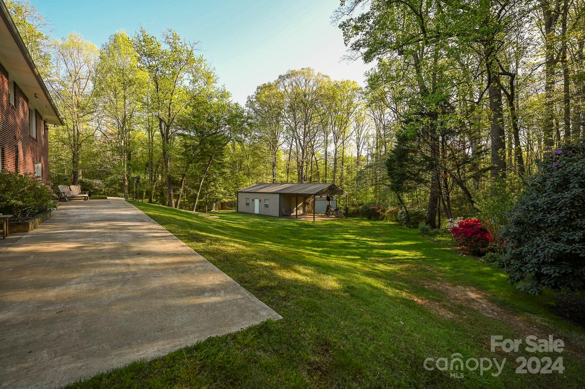 183 Creekside Drive Property Photo 8