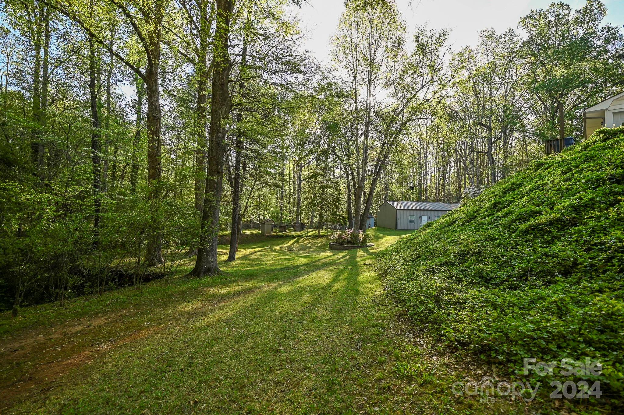 183 Creekside Drive Property Photo 9