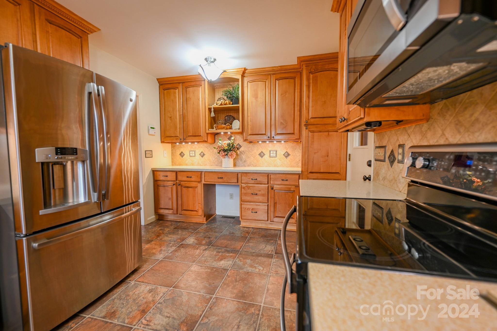 183 Creekside Drive Property Photo 13