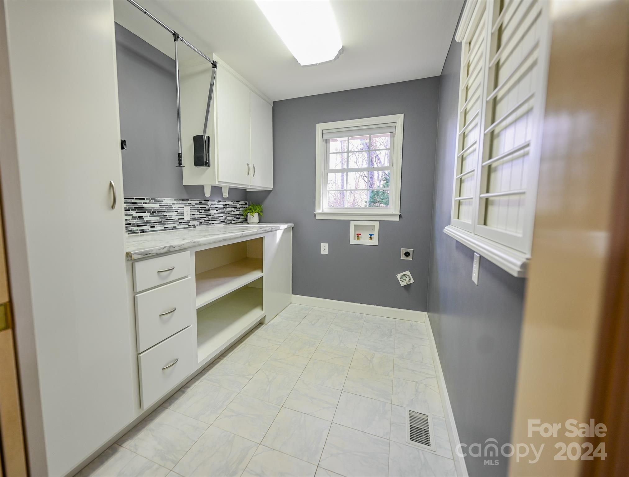 183 Creekside Drive Property Photo 23