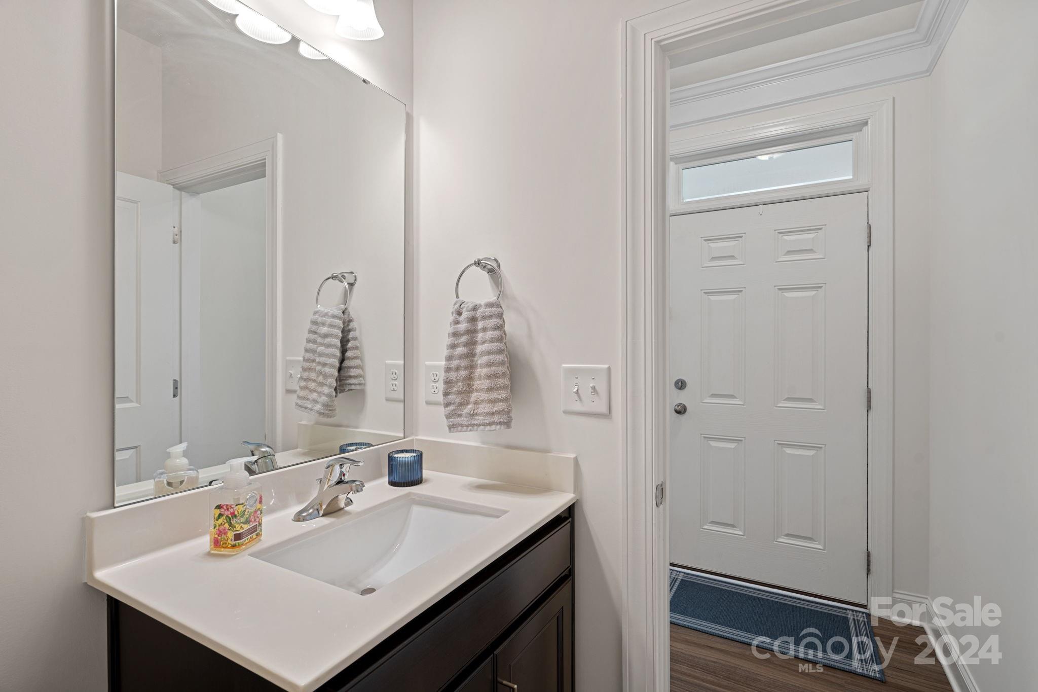 208 Waterlynn Ridge Road B Property Photo 3