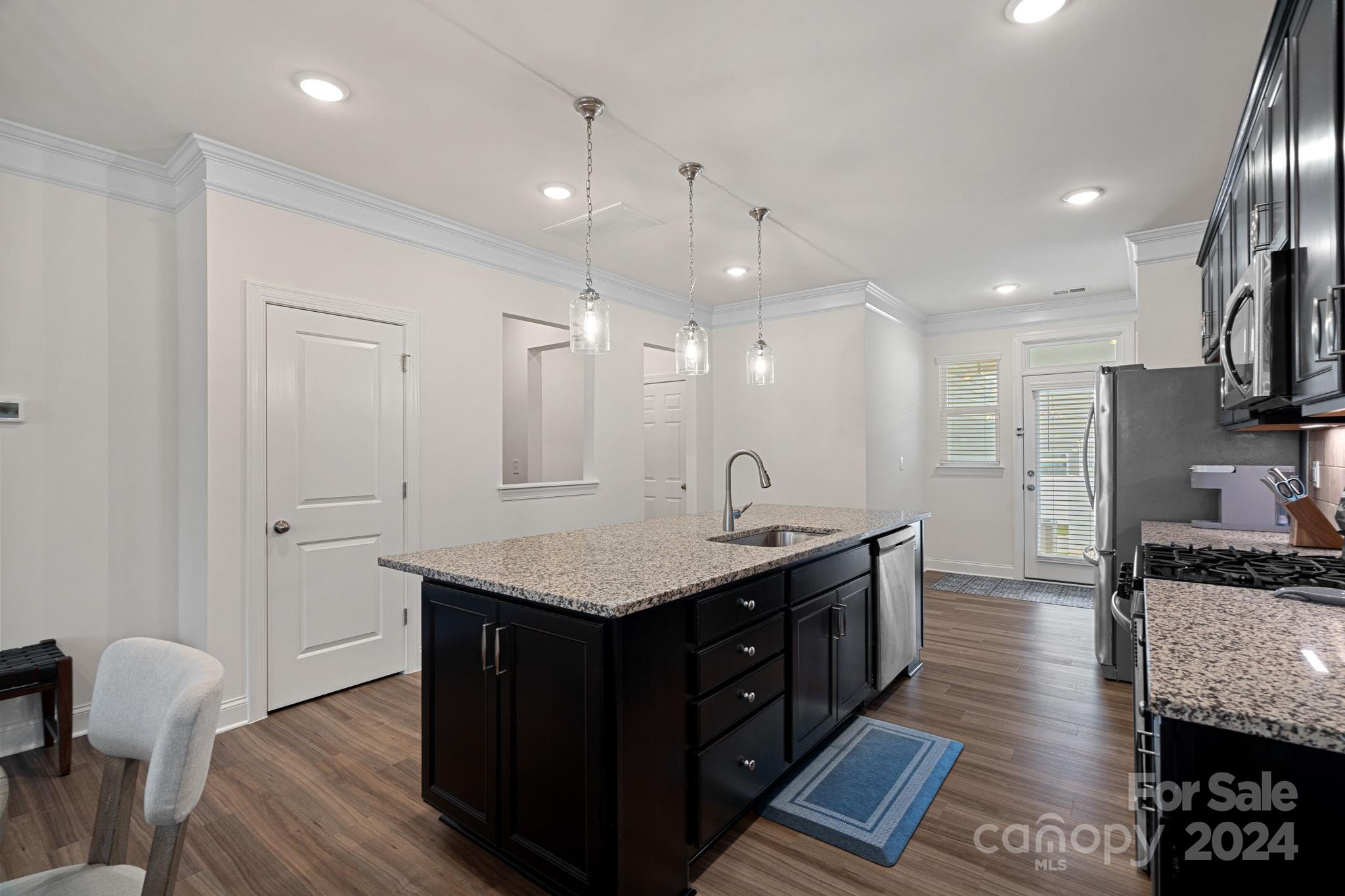 208 Waterlynn Ridge Road B Property Photo 11