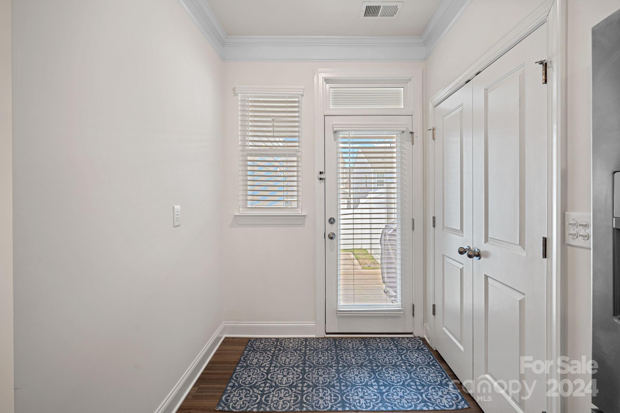 208 Waterlynn Ridge Road B Property Photo 13