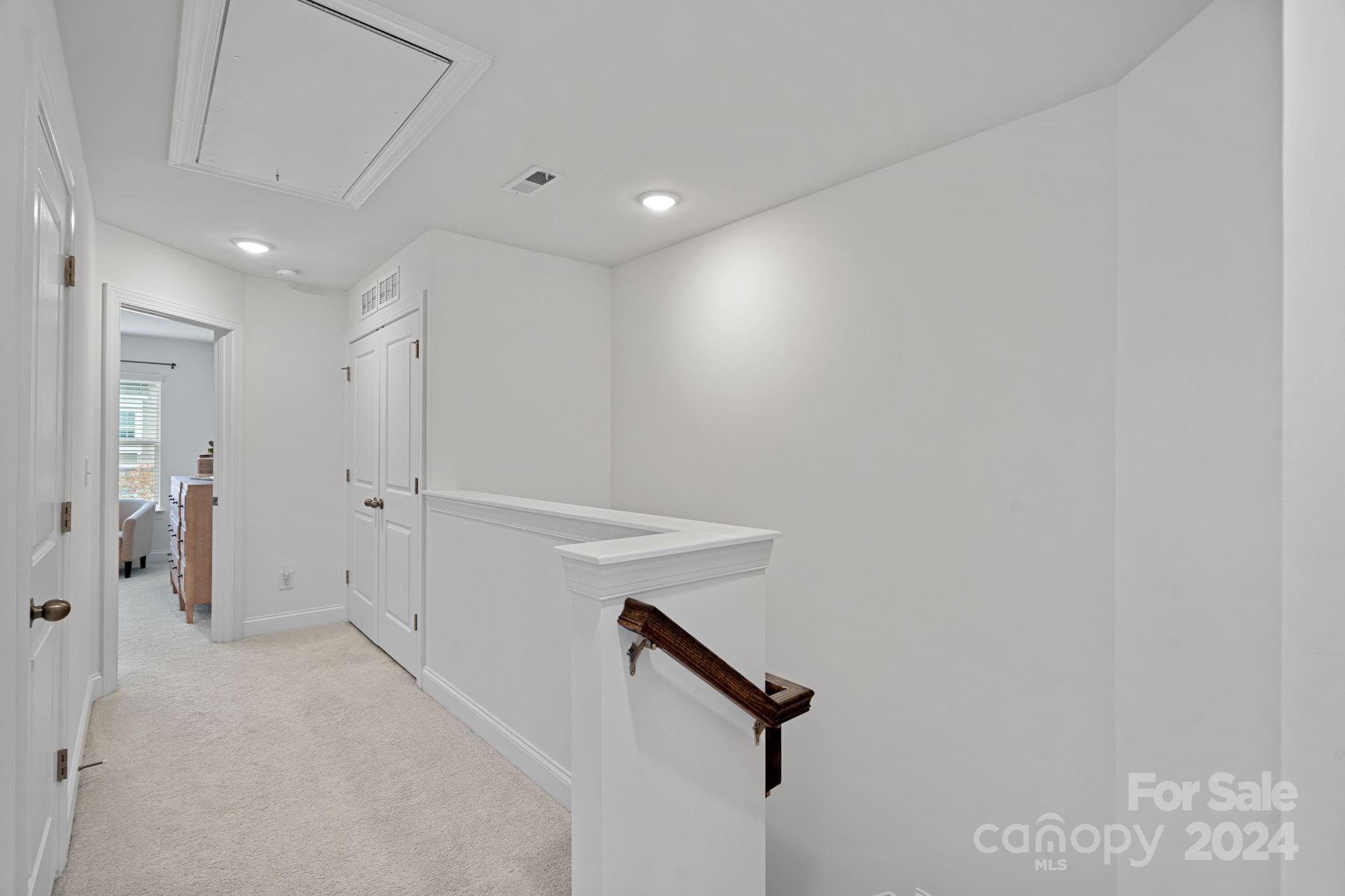 208 Waterlynn Ridge Road B Property Photo 14