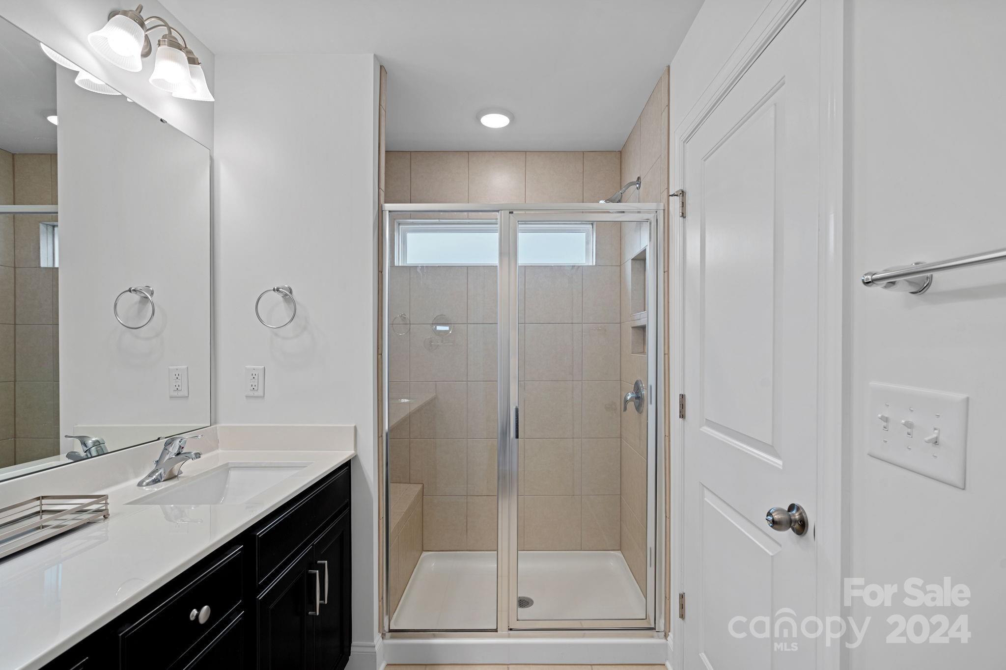 208 Waterlynn Ridge Road B Property Photo 18