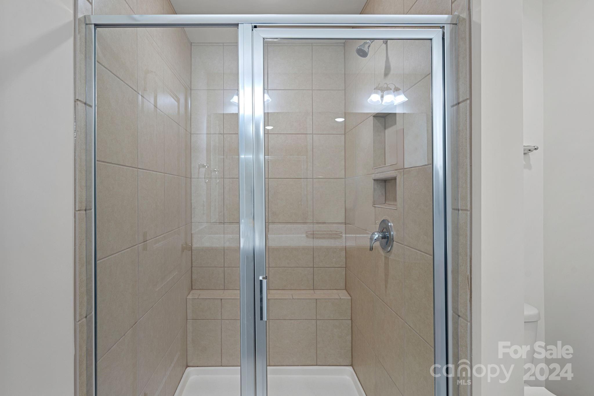 208 Waterlynn Ridge Road B Property Photo 24