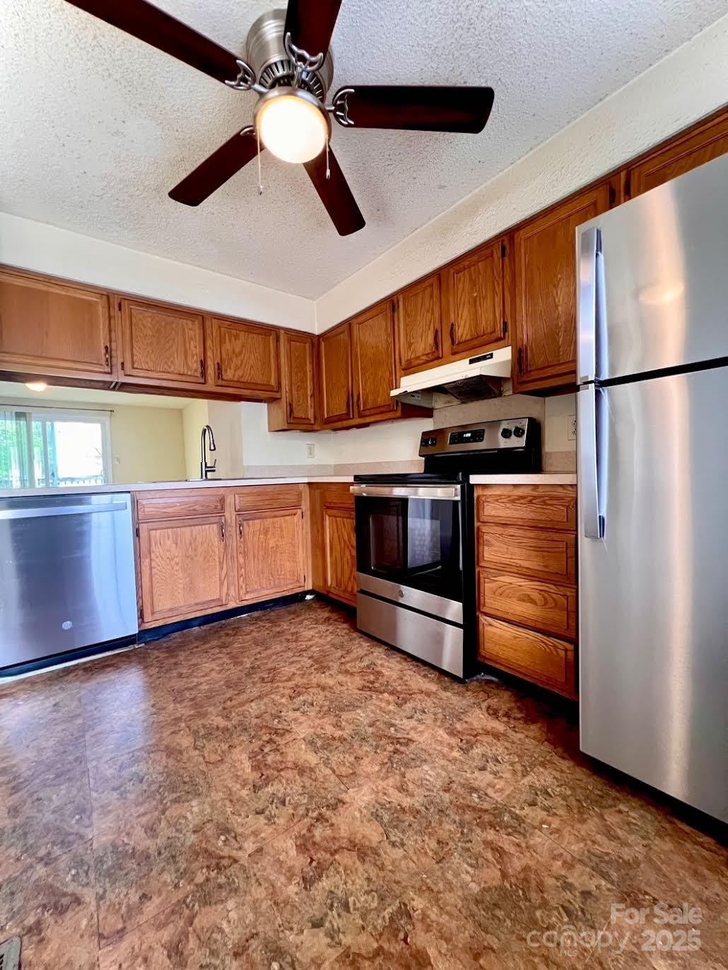 7324 Pebblestone Drive F Property Photo 4