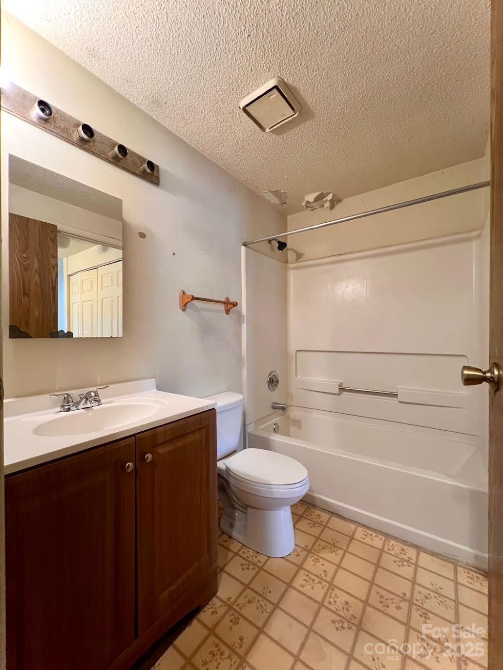 7324 Pebblestone Drive F Property Photo 10