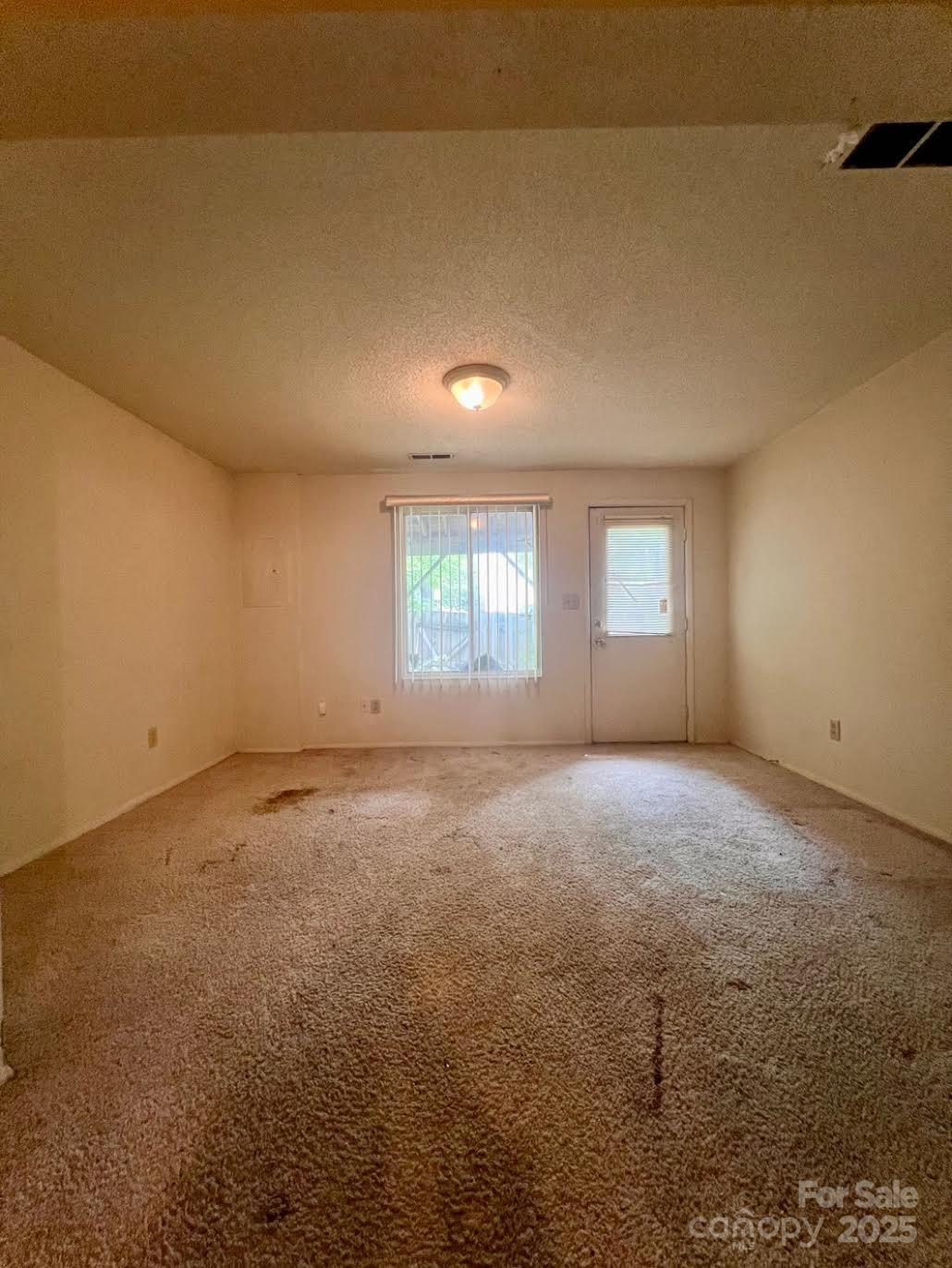 7324 Pebblestone Drive F Property Photo 15