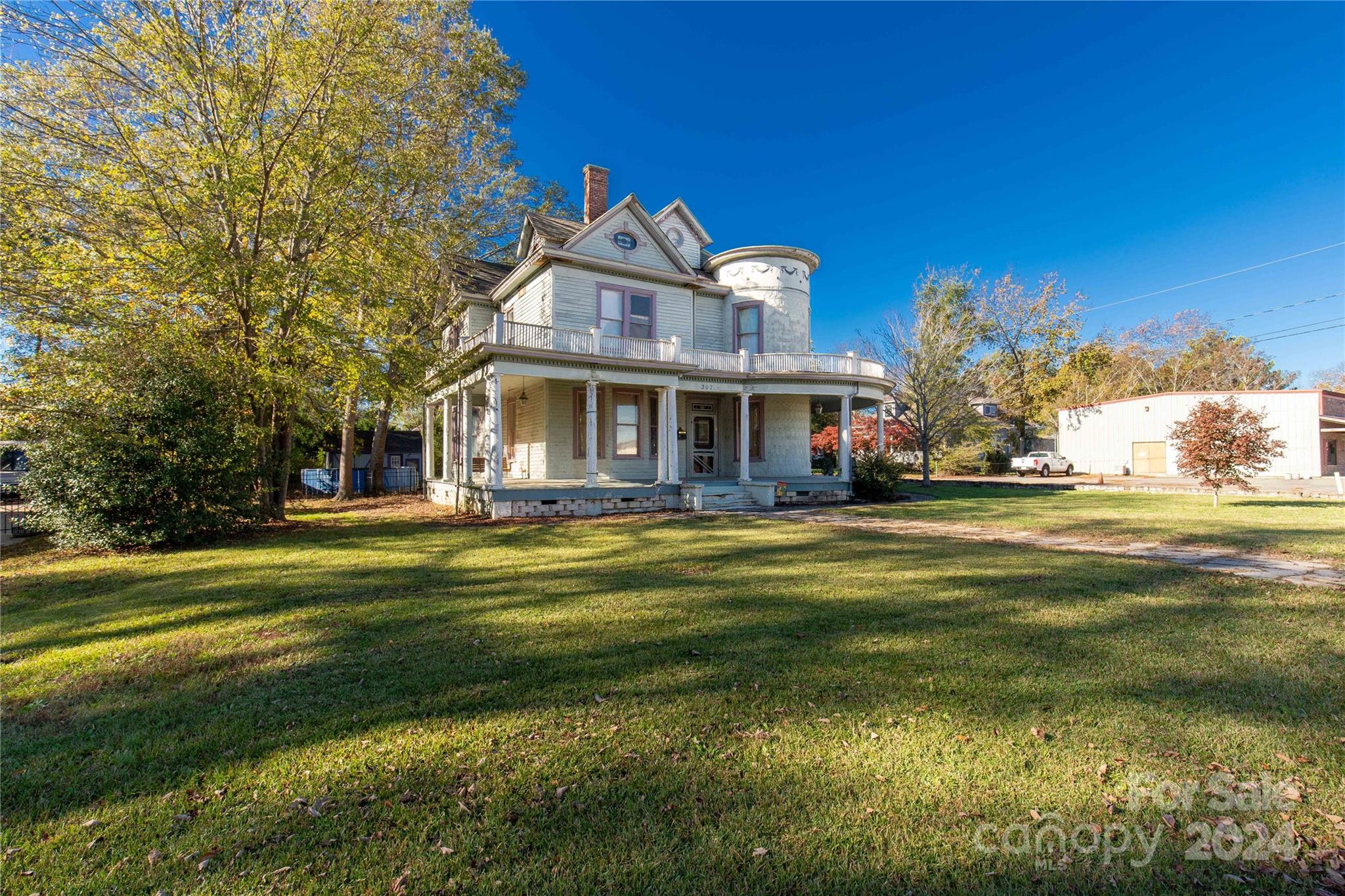 307 Kings Mountain Street Property Photo 2