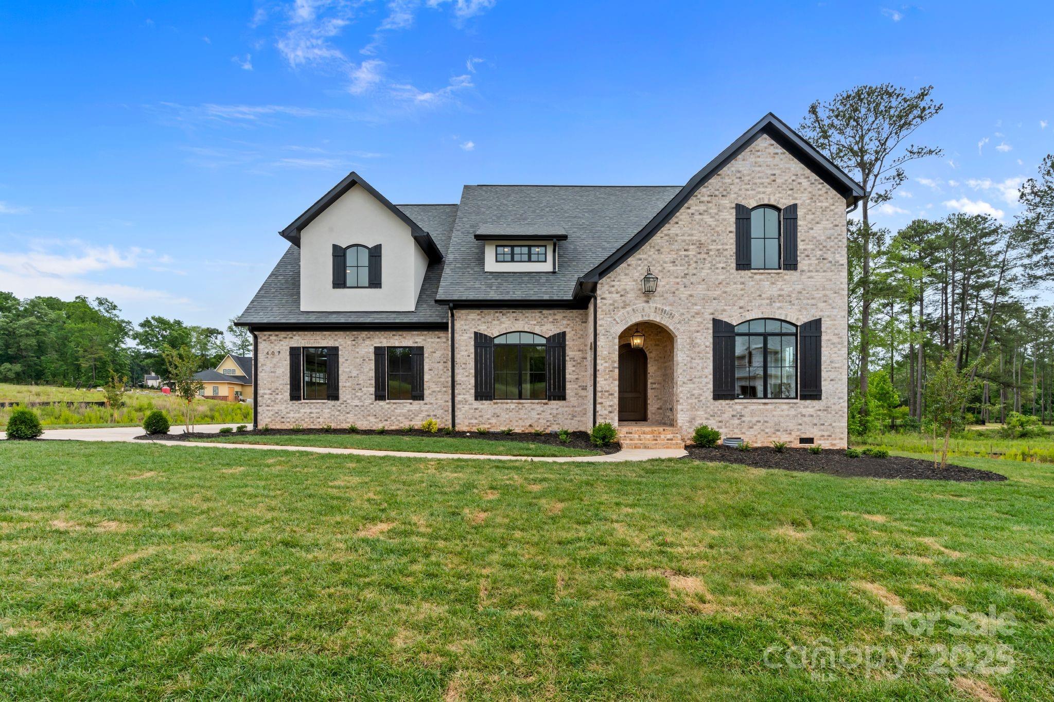 407 Crepe Myrtle Lane Property Photo 2