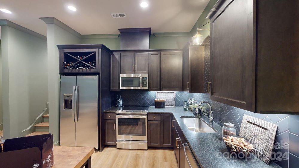 811 Irish Creek Drive 1 Property Photo 25
