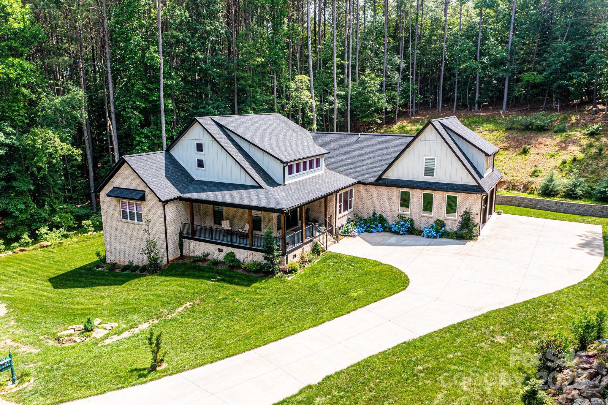 100 White Fawn Circle Property Photo