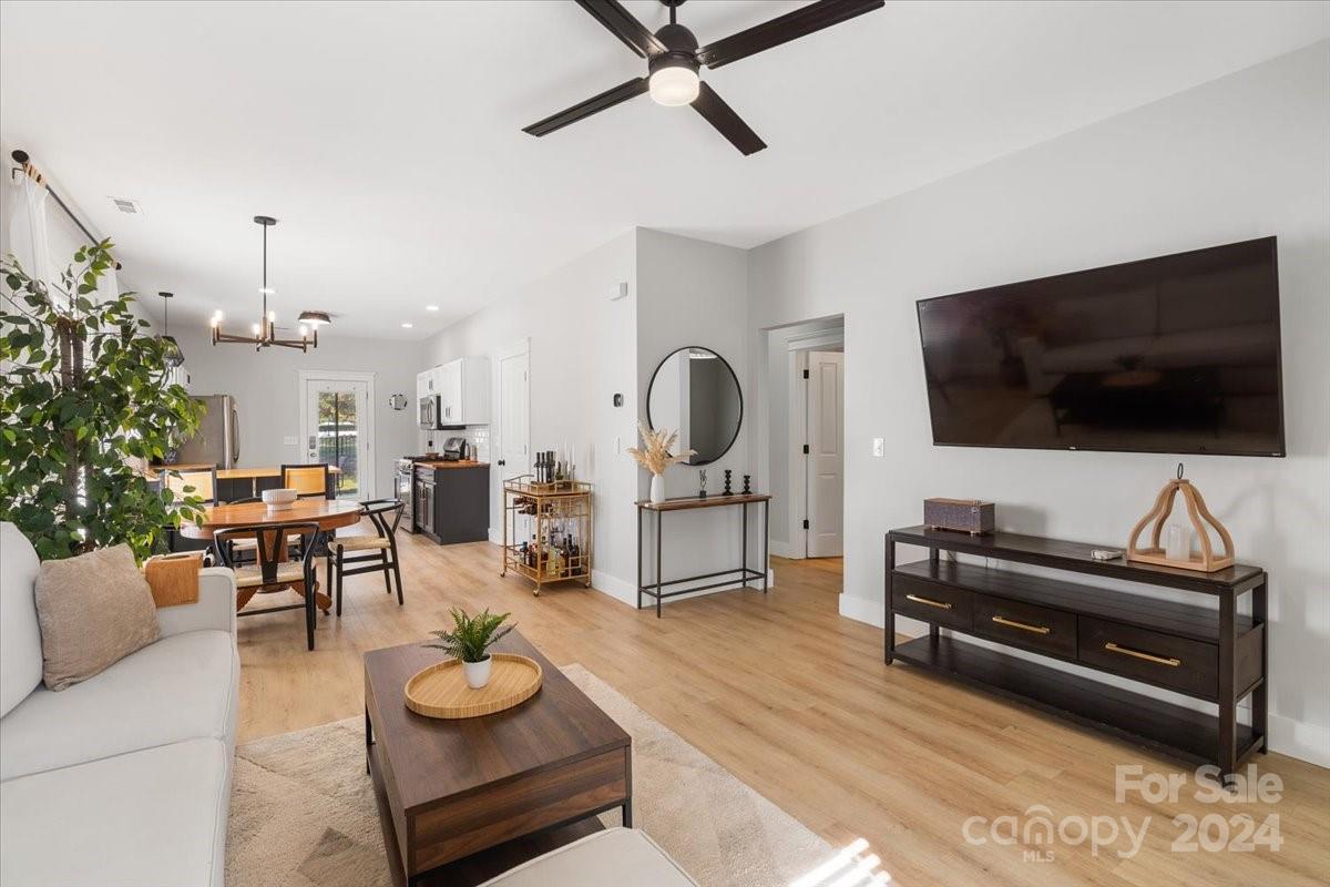 8225 Ballymore Court Property Photo 6