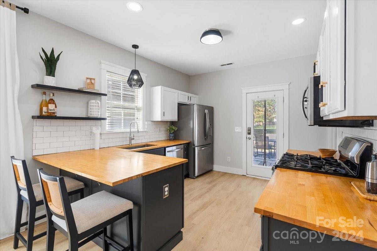 8225 Ballymore Court Property Photo 10