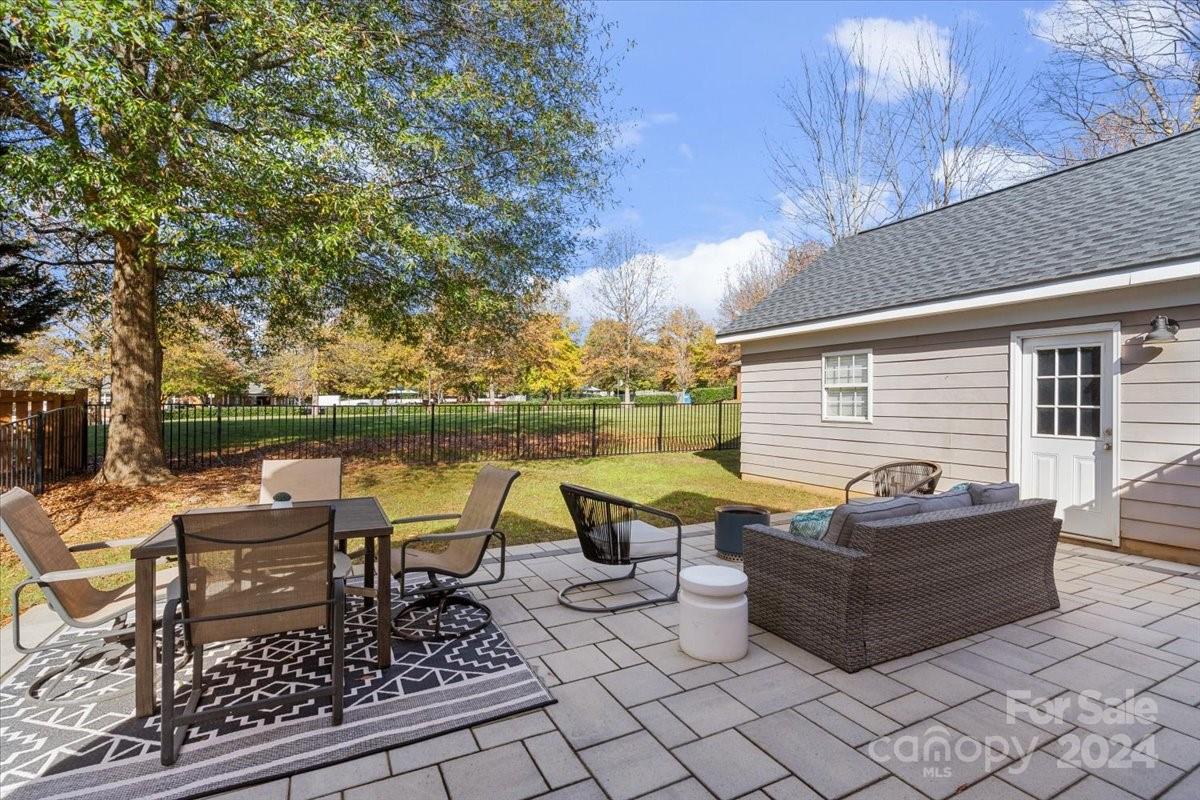 8225 Ballymore Court Property Photo 33