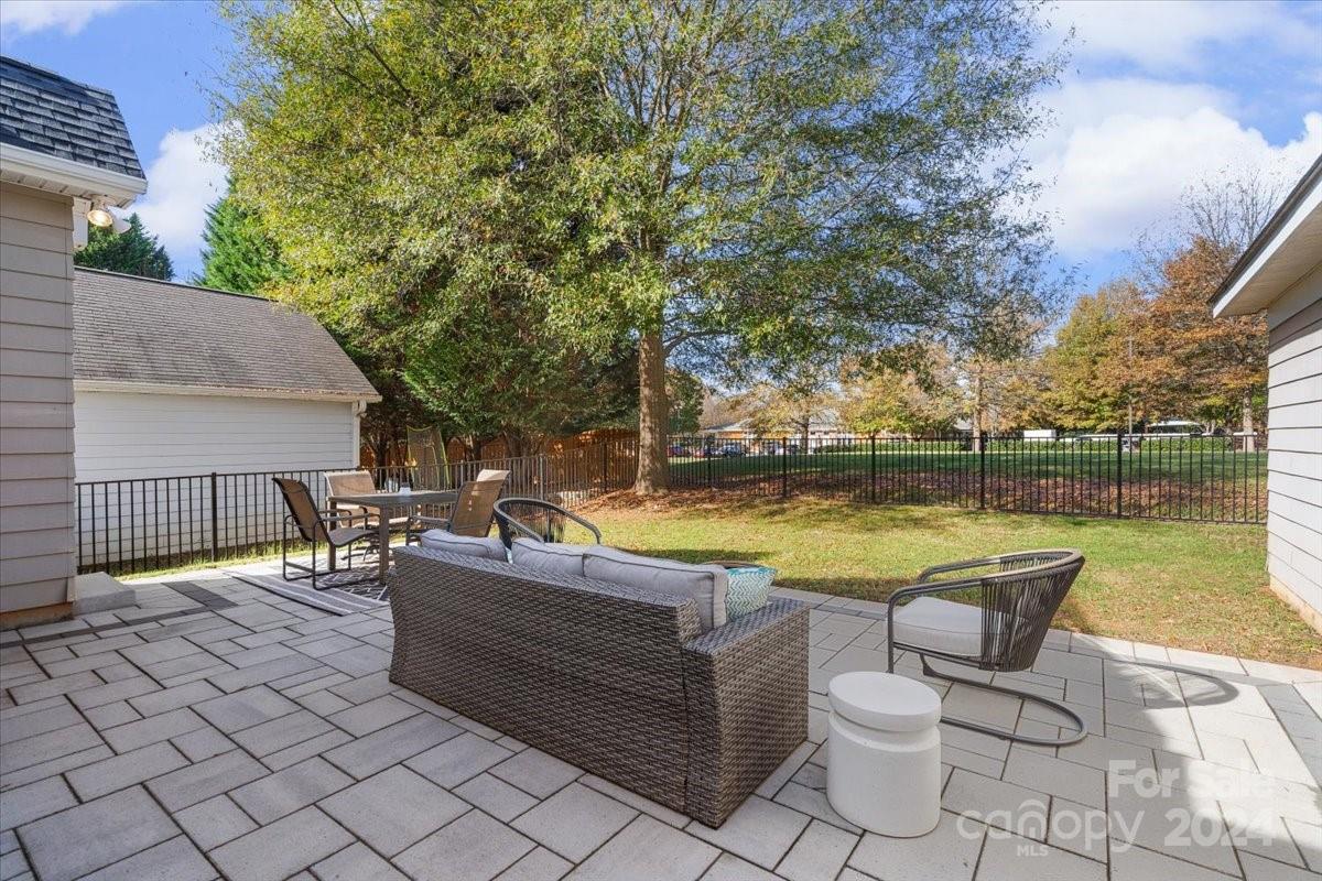 8225 Ballymore Court Property Photo 34