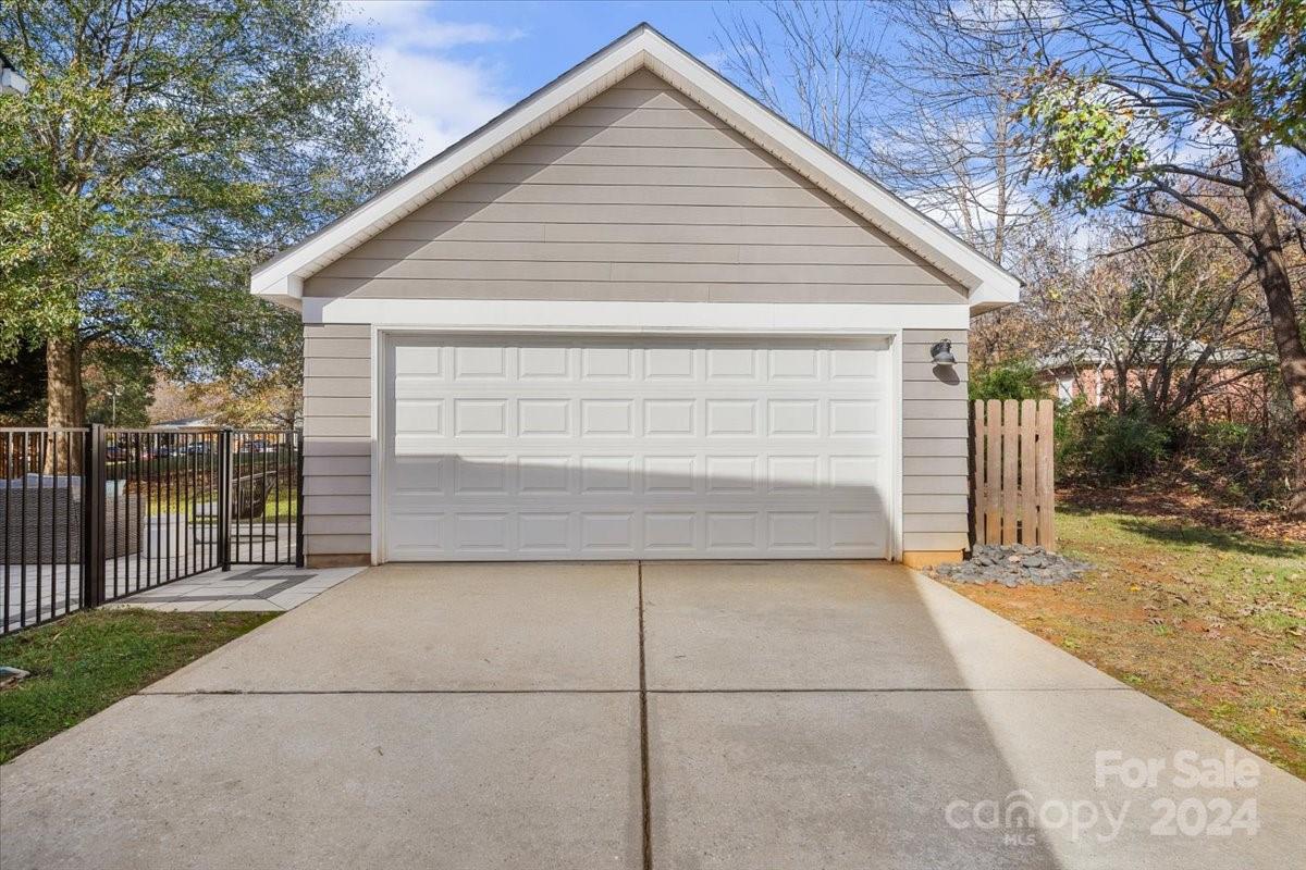 8225 Ballymore Court Property Photo 36