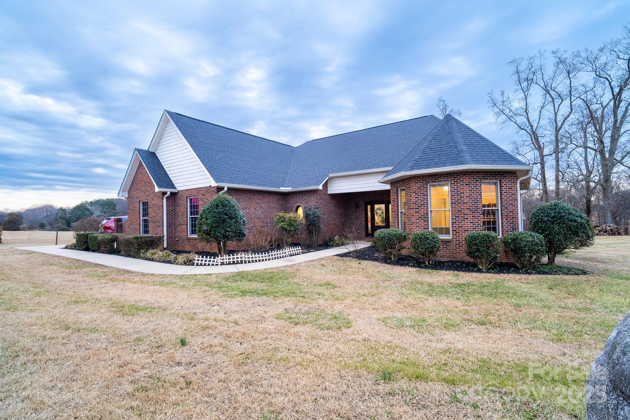 1825 Smyre Farm Road Property Photo 1