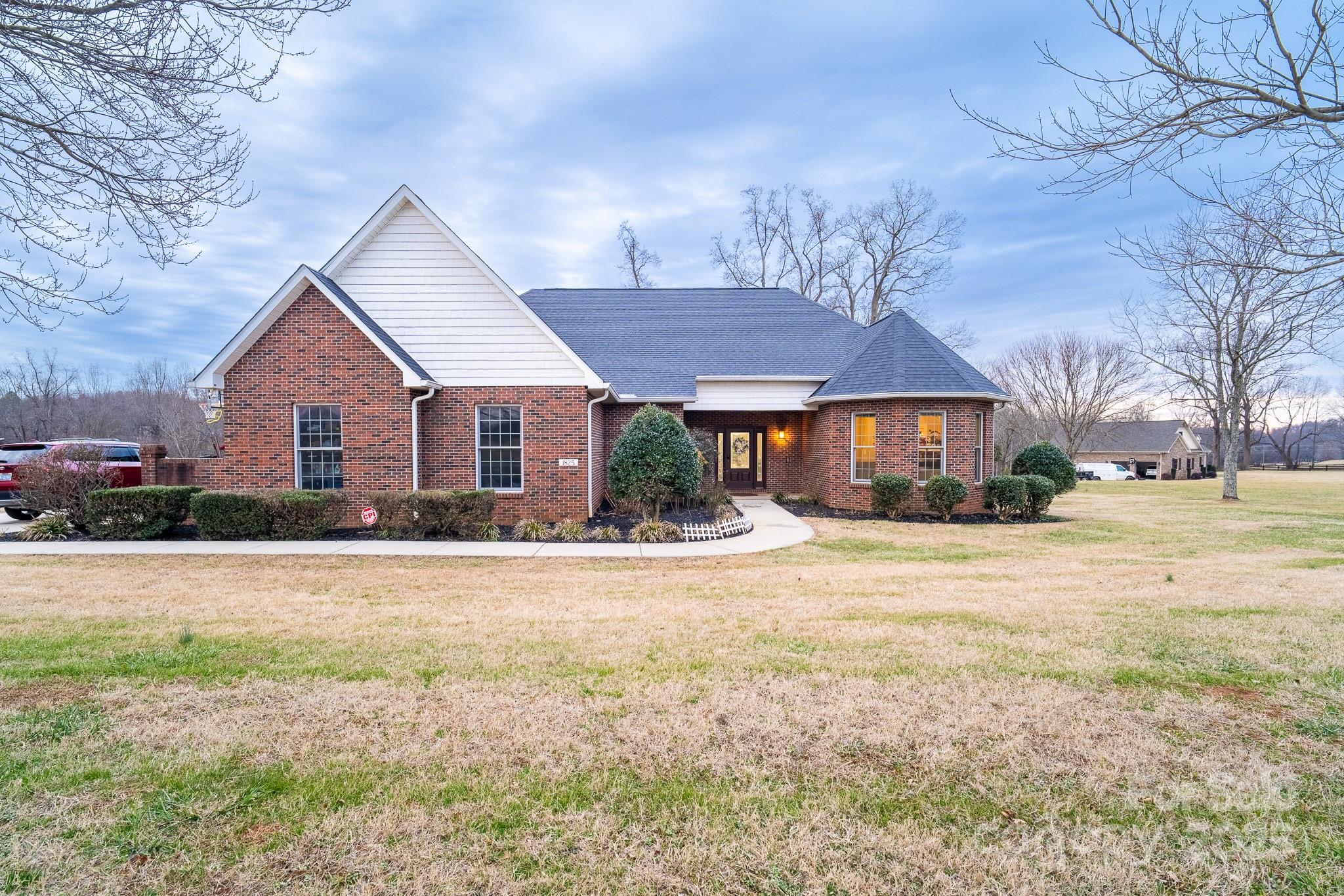 1825 Smyre Farm Road Property Photo 2