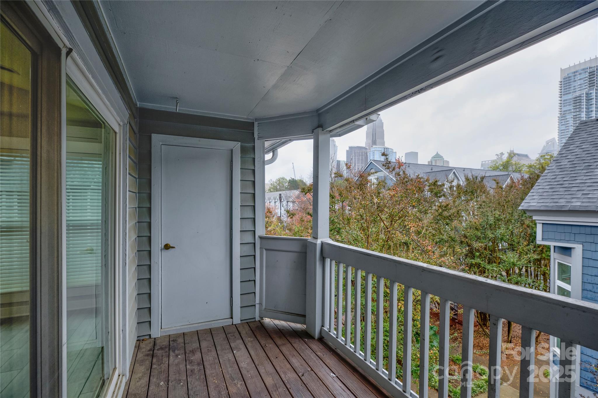525 N Graham Street 3a Property Photo 12