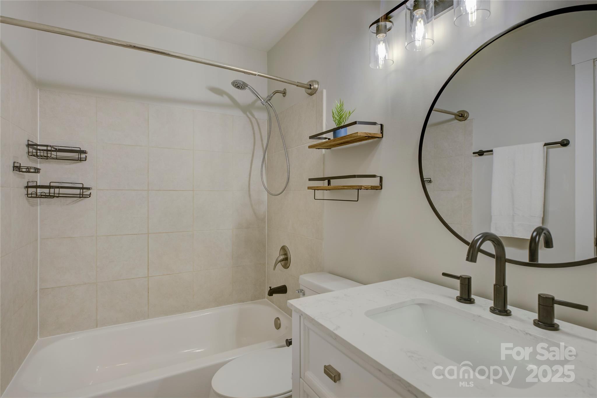 525 N Graham Street 3a Property Photo 14