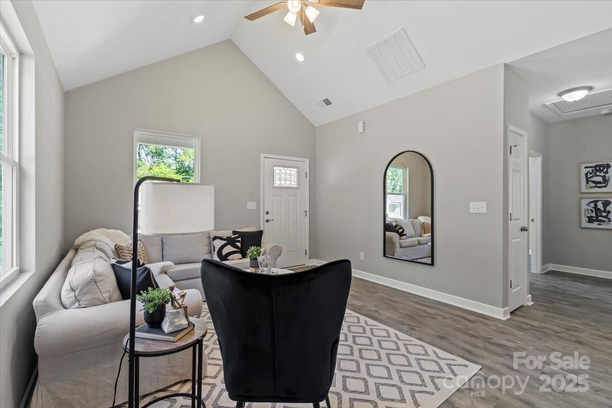1105 Kenly Street Property Photo 6