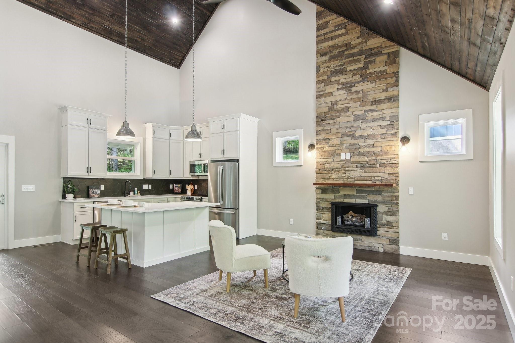 593 Twinbrook Lane Property Photo 6