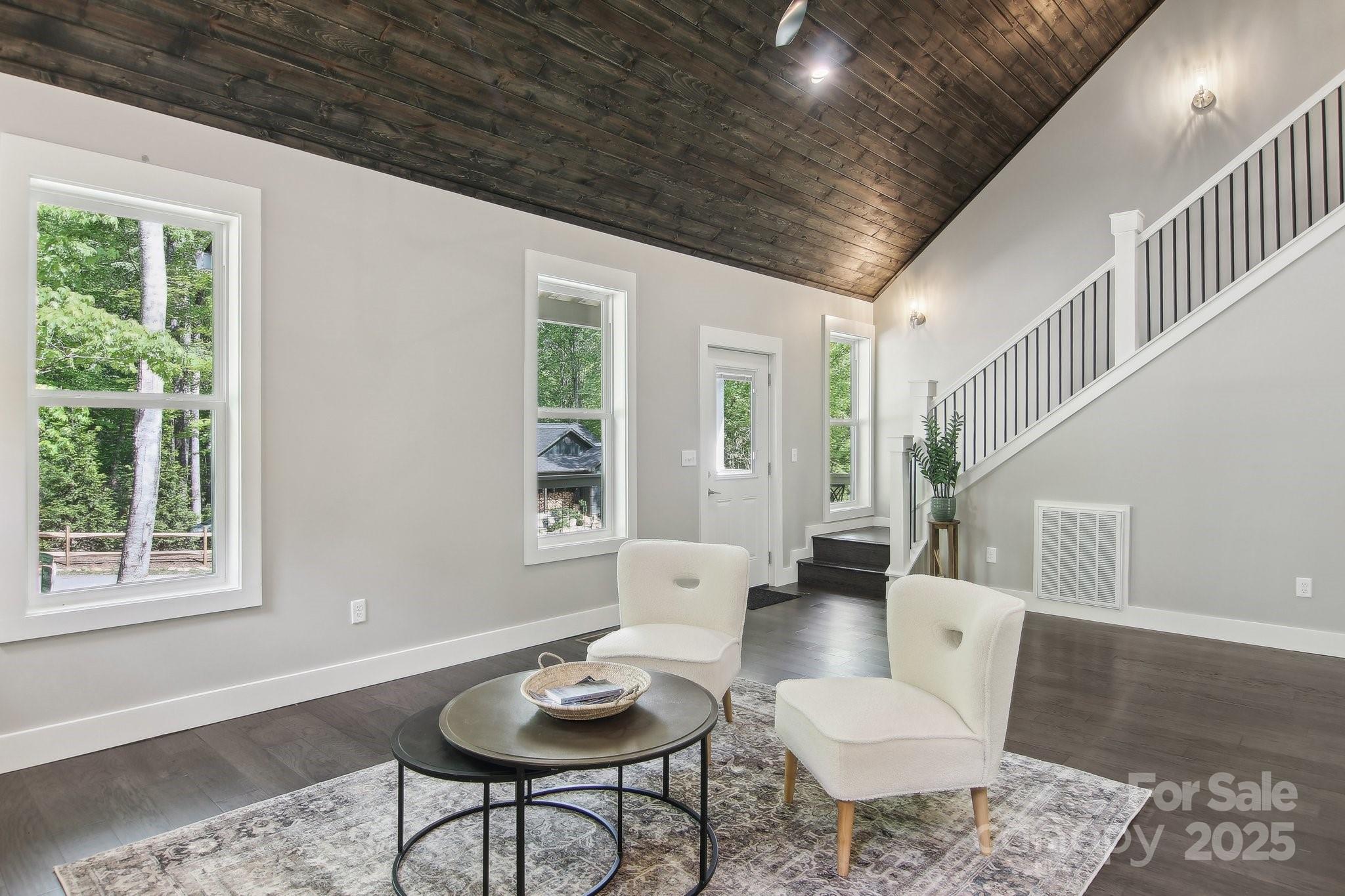 593 Twinbrook Lane Property Photo 7