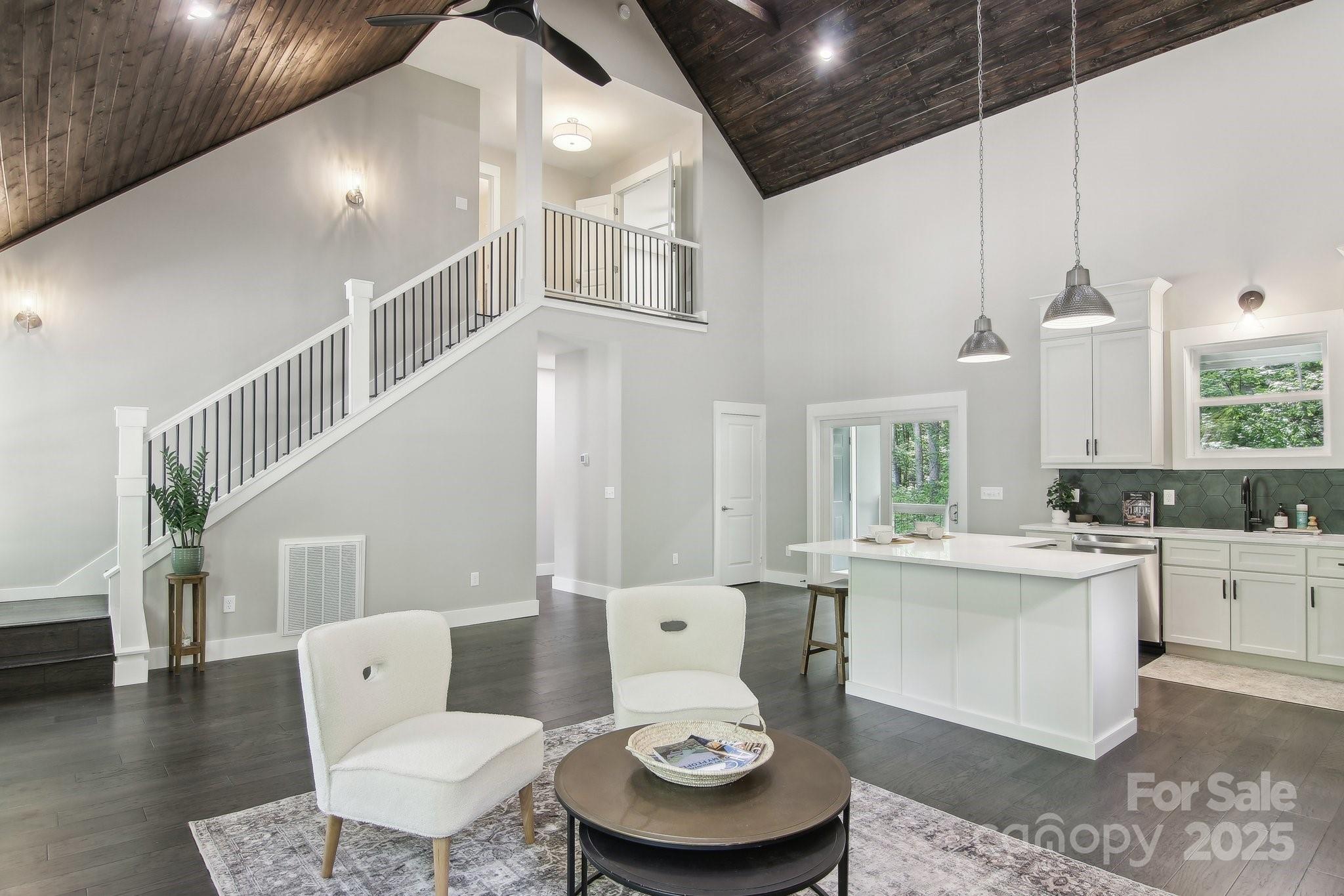 593 Twinbrook Lane Property Photo 8