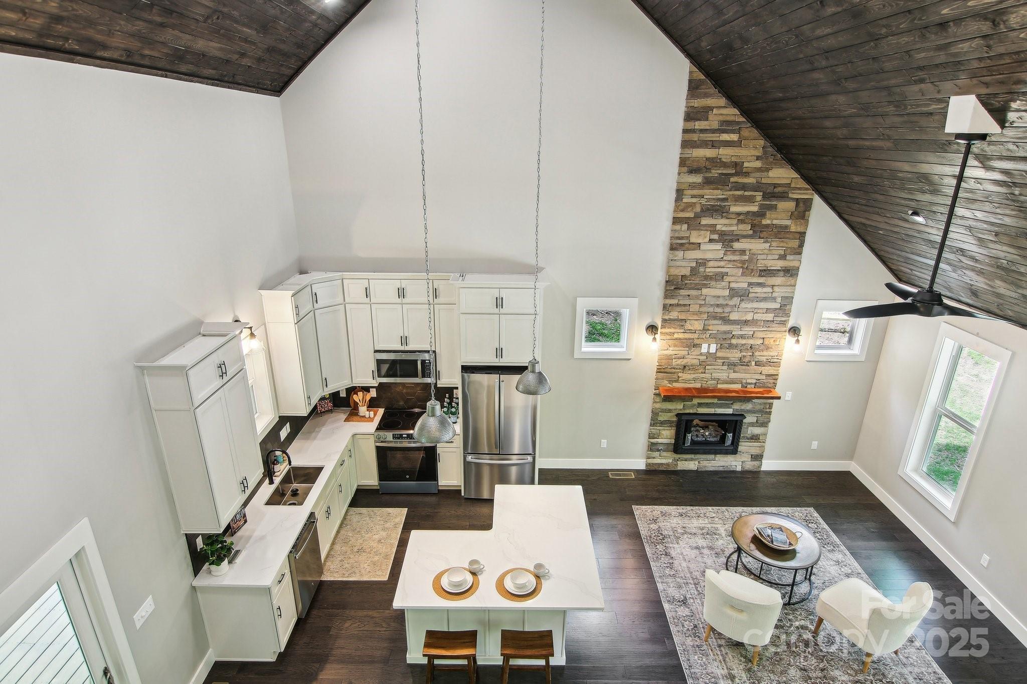 593 Twinbrook Lane Property Photo 11