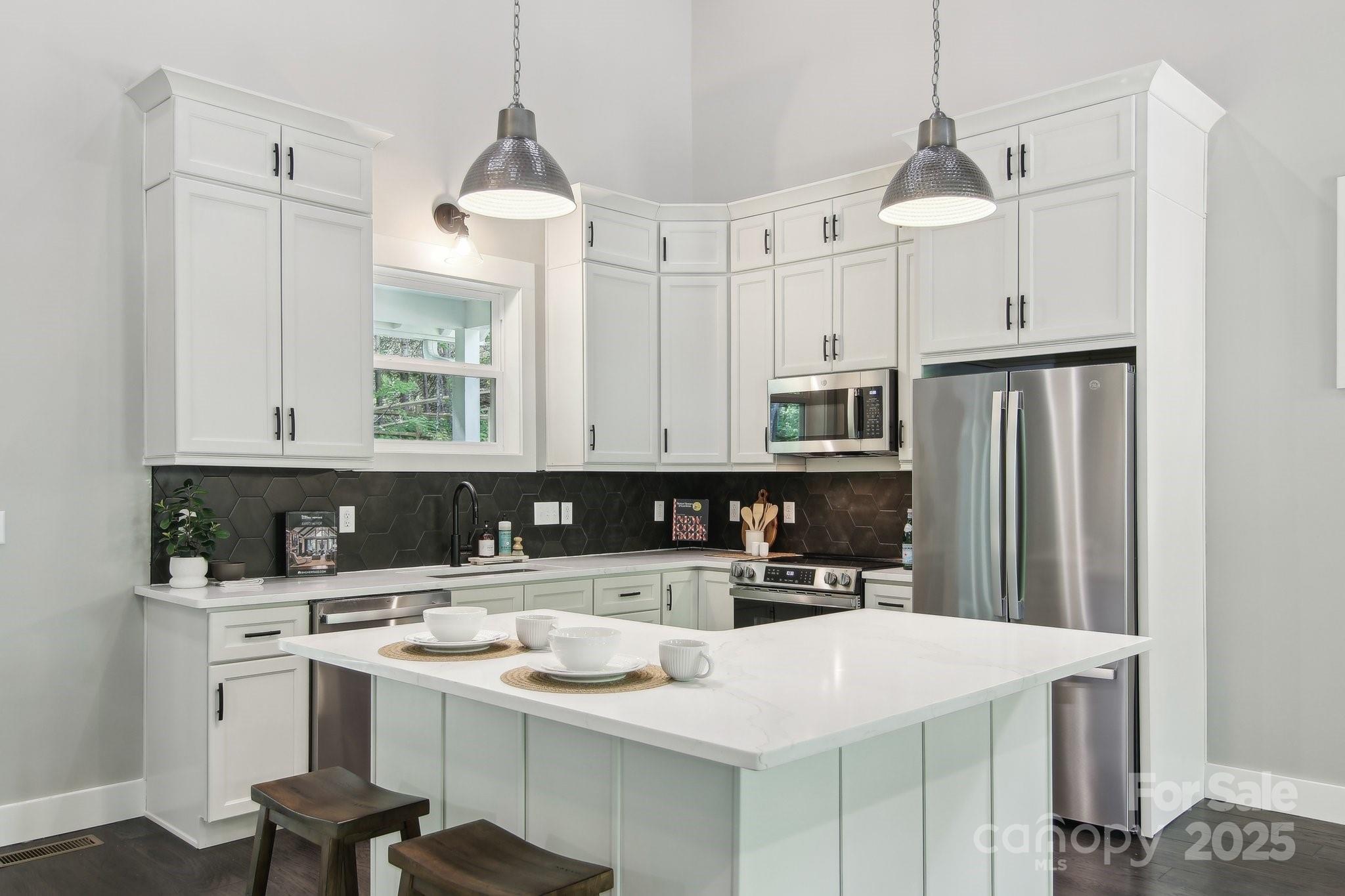 593 Twinbrook Lane Property Photo 12