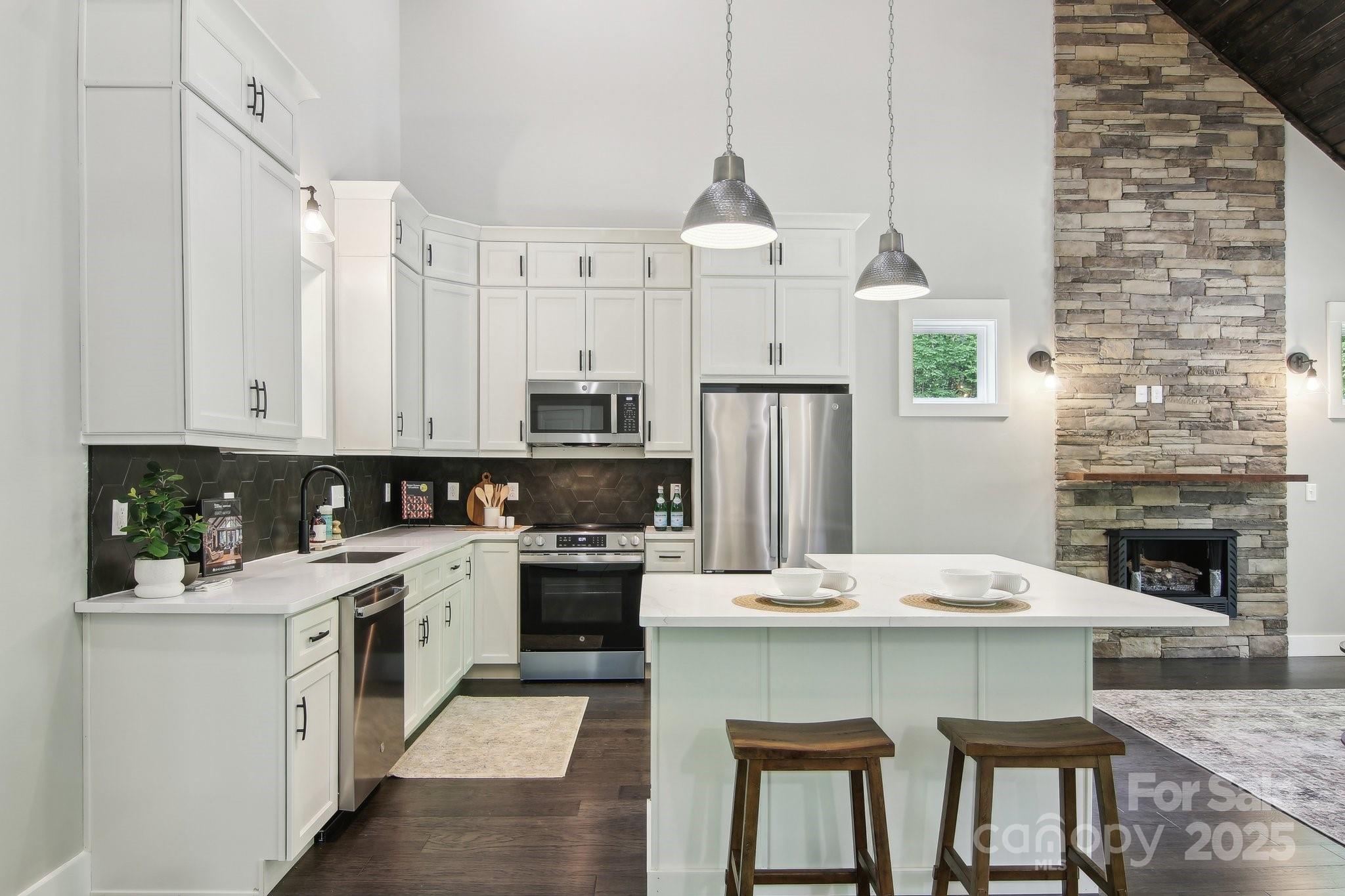 593 Twinbrook Lane Property Photo 13