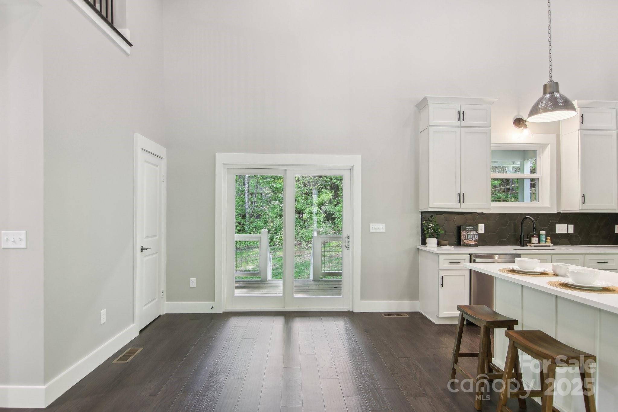 593 Twinbrook Lane Property Photo 18