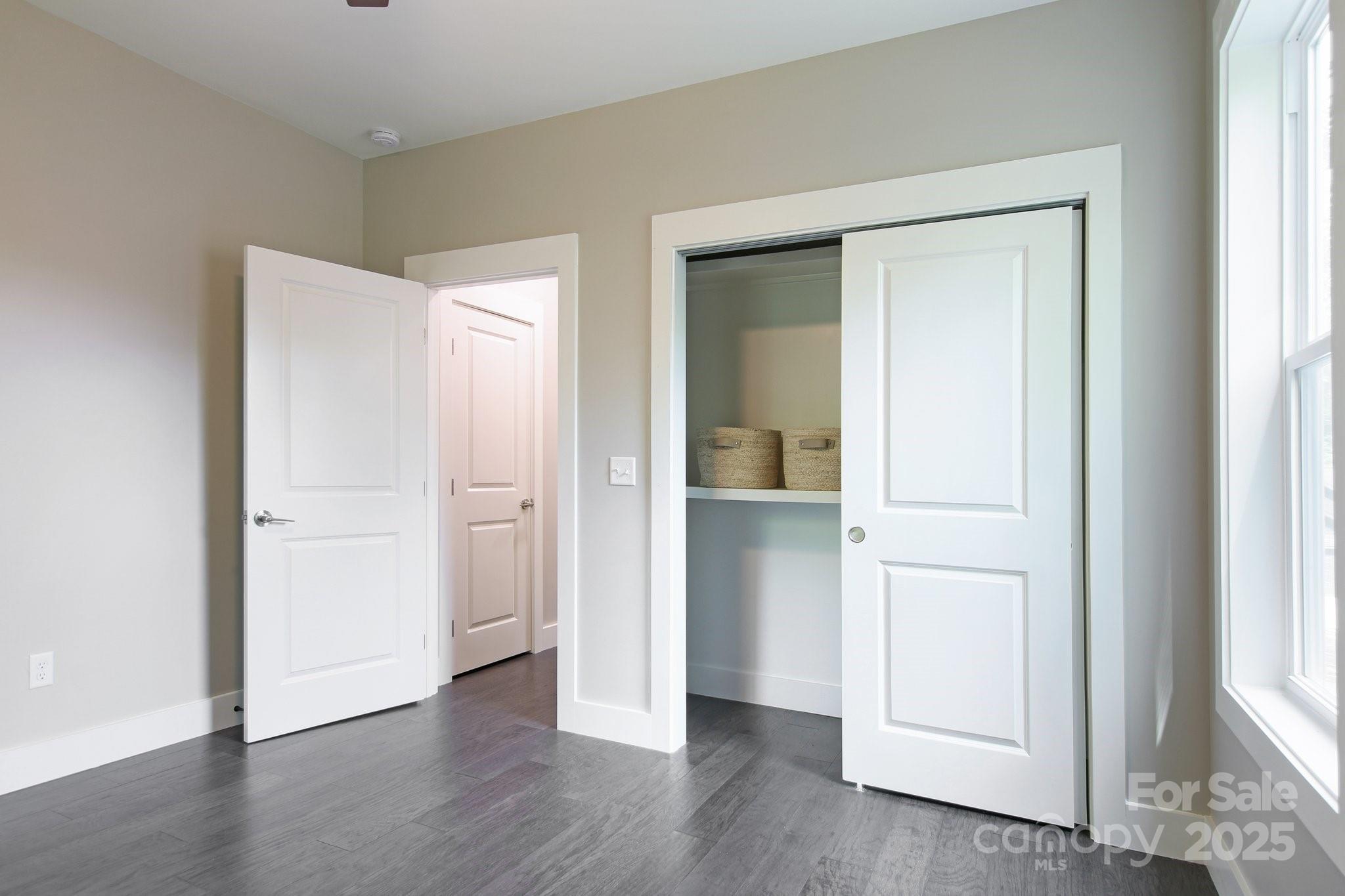 593 Twinbrook Lane Property Photo 23