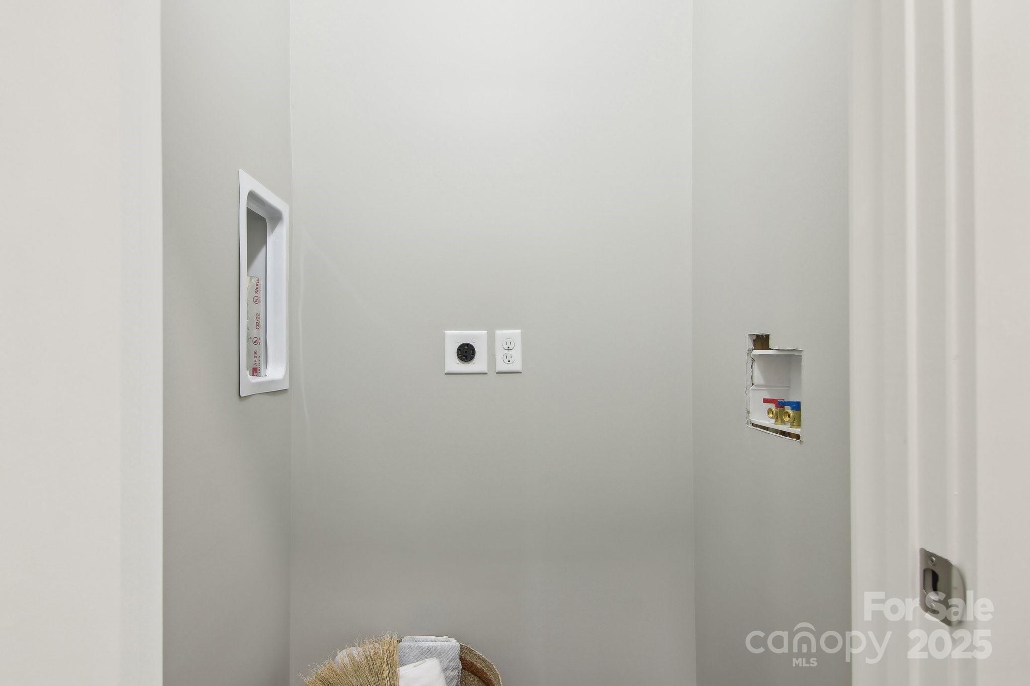 593 Twinbrook Lane Property Photo 24