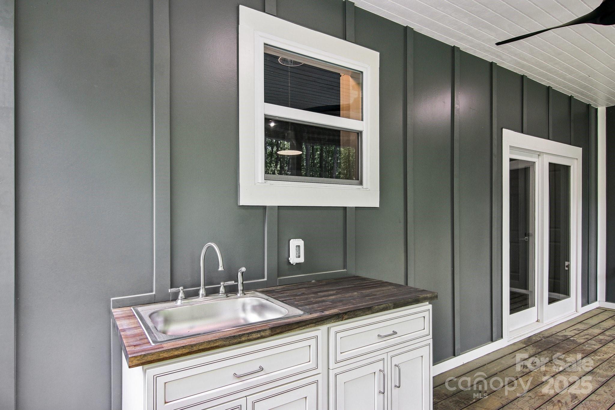 593 Twinbrook Lane Property Photo 33