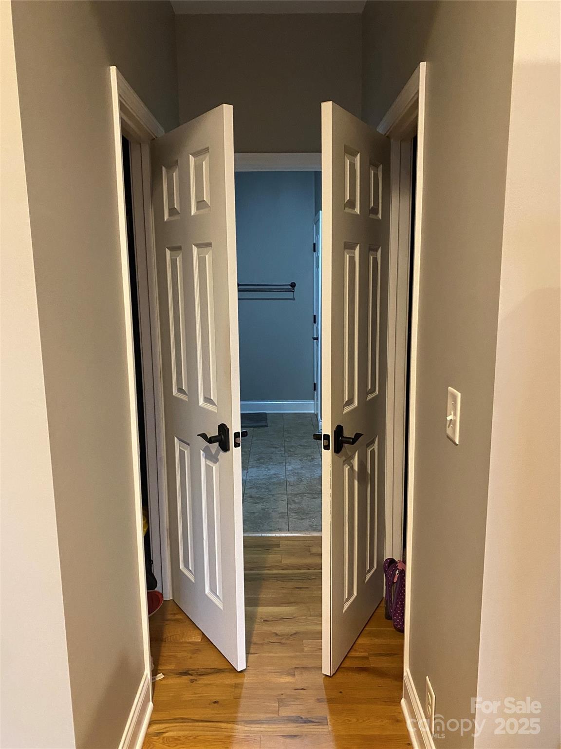 2818 Rockford Road Property Photo 16