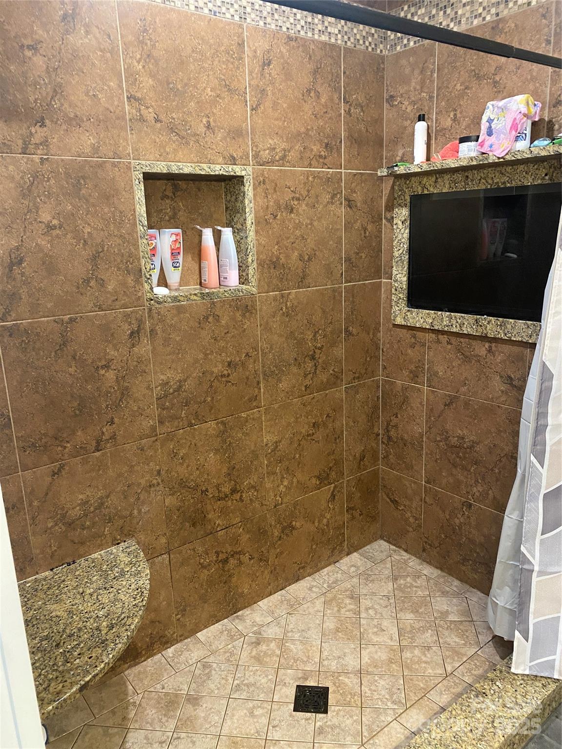 2818 Rockford Road Property Photo 18