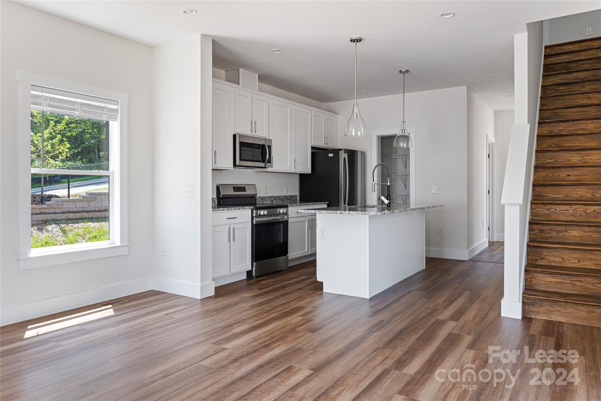 247 Cherrywood Way Property Photo 4