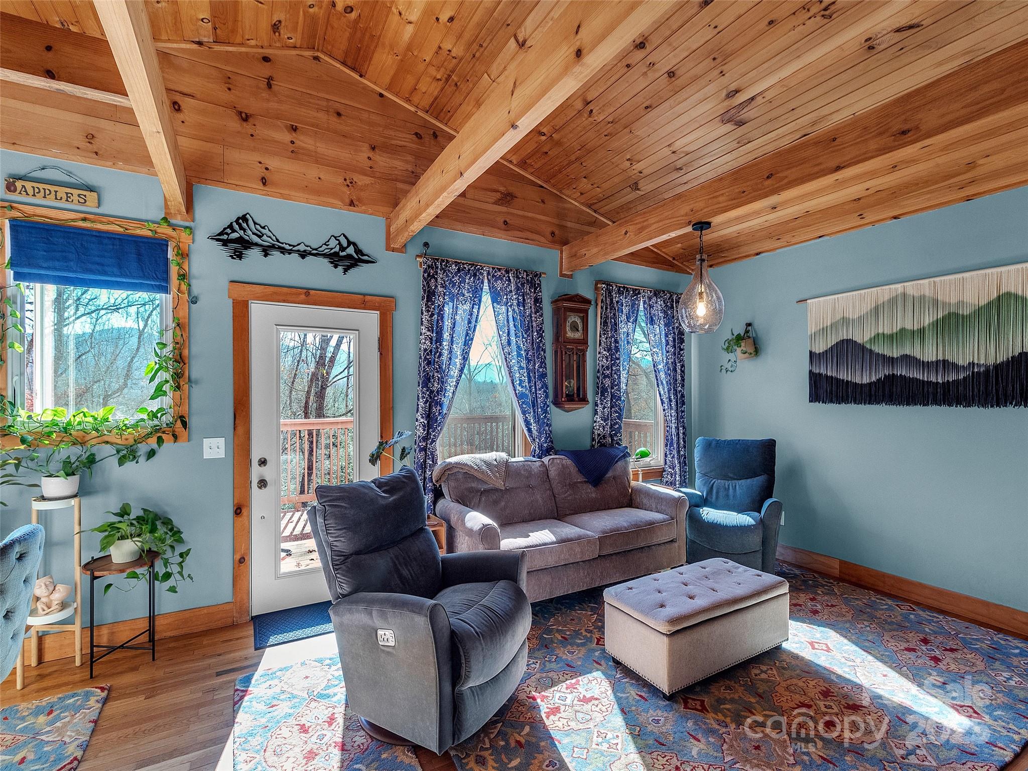 66 Hoosier Court Property Photo 13